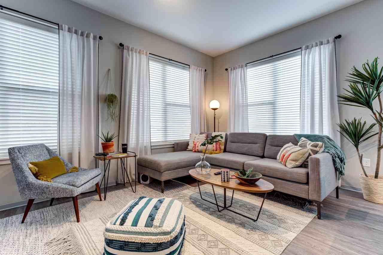 Student Housing - Latitude at River Landing - Photo 3 of 47