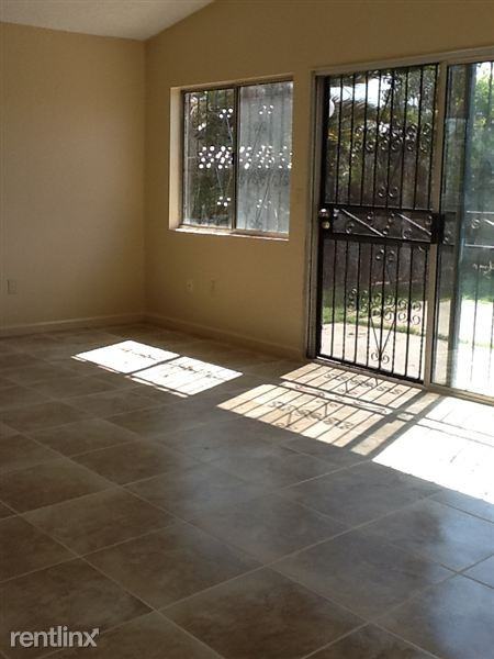 750 S Barron Ave - Photo 2 of 10