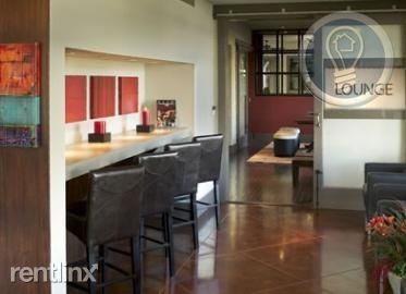 2818 N Fitzhugh Ave - Photo 3 of 7