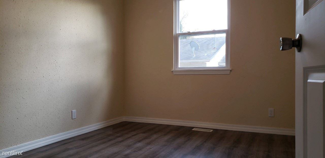 816 Robin Dr - Photo 2 of 6
