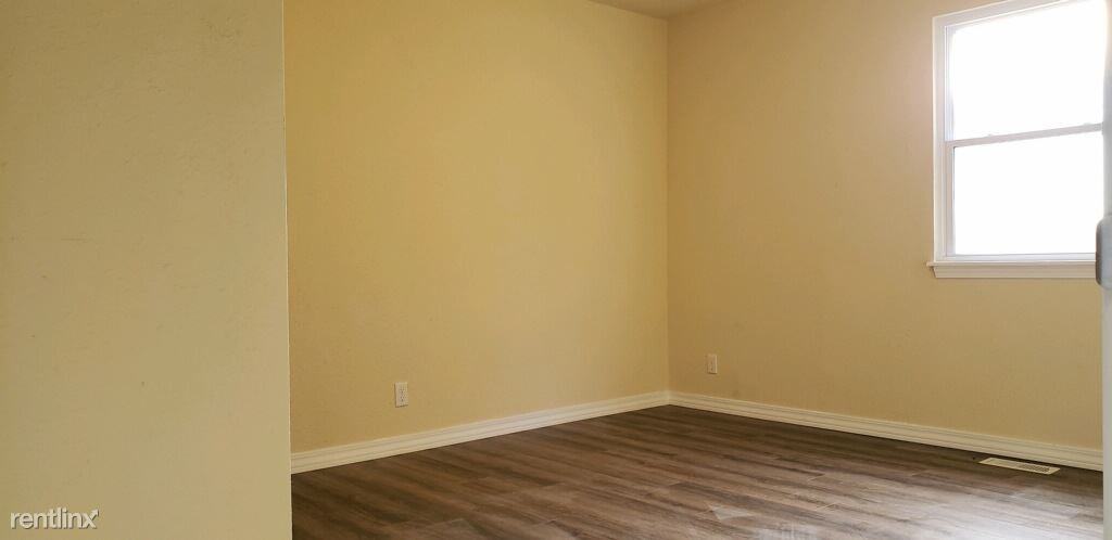 816 Robin Dr - Photo 3 of 6