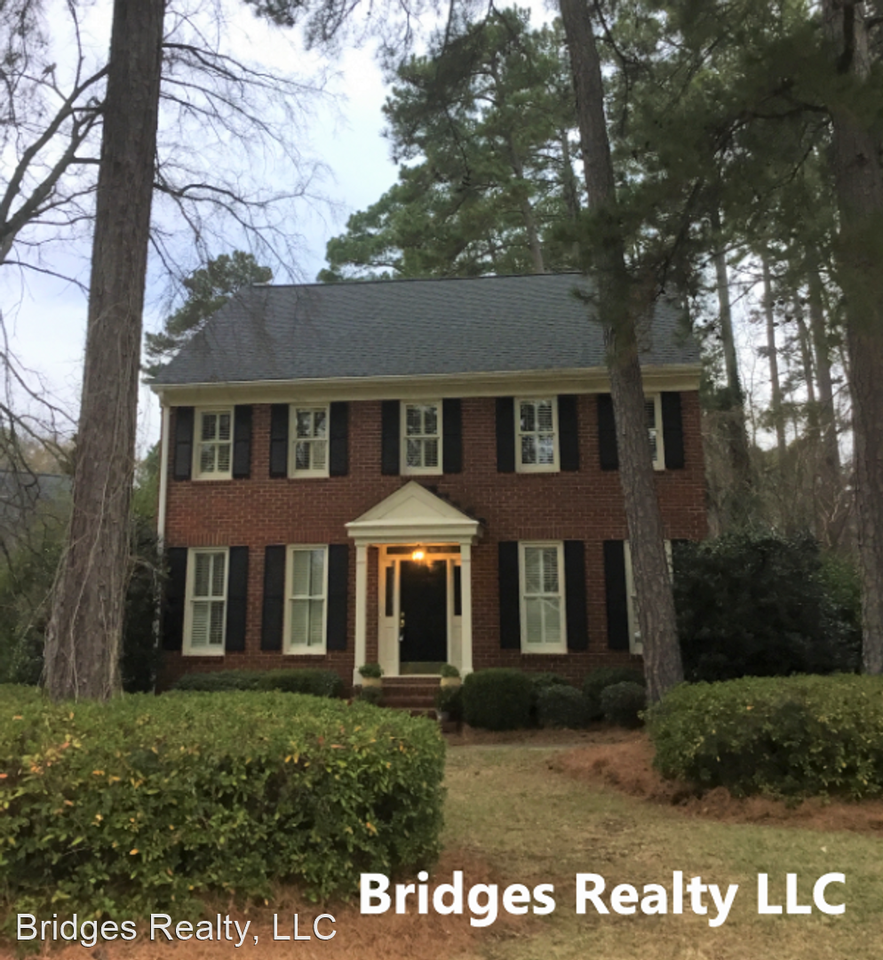 879 Sparkleberry Rd
