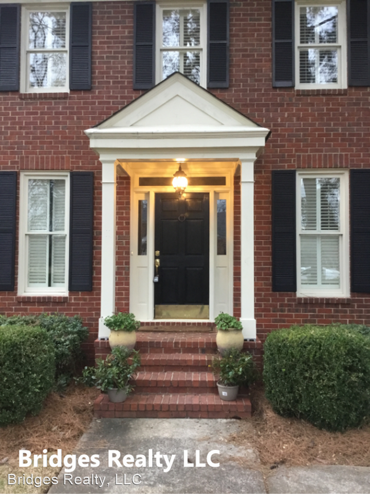879 Sparkleberry Rd - Photo 3 of 41