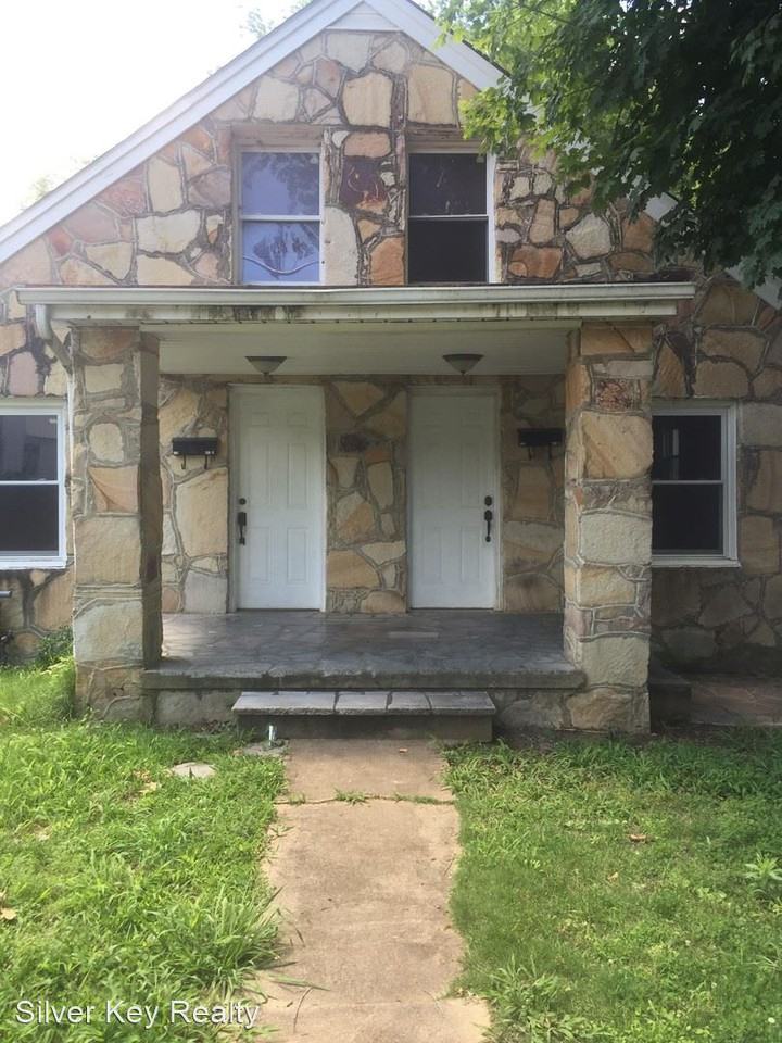 130 South Jackson Street - Photo 2 of 25