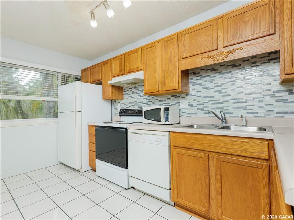 2710 Sw 14th Dr - Photo 3 of 16