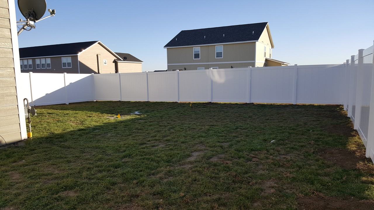 3309 11th Ave Ne - Photo 2 of 5