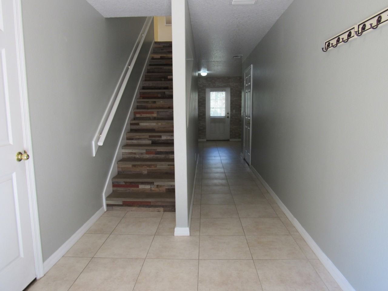 828 S Duss St - Photo 2 of 18