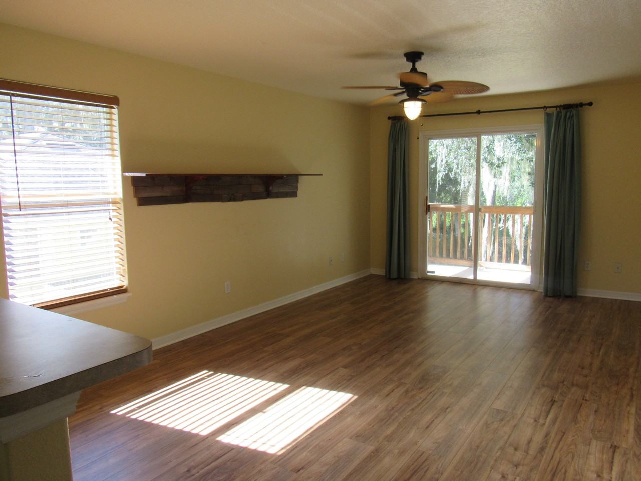 828 S Duss St - Photo 4 of 18