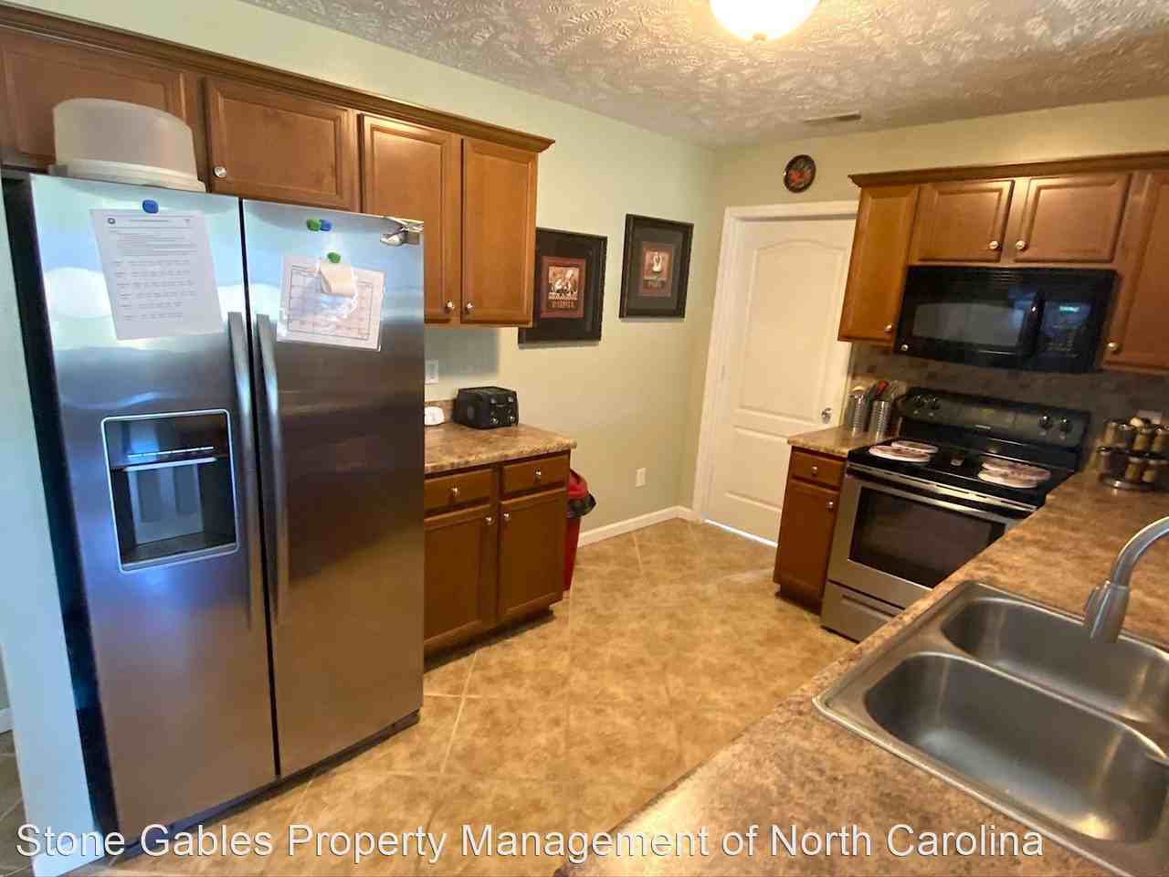 21 Nordica Ct - Photo 3 of 17