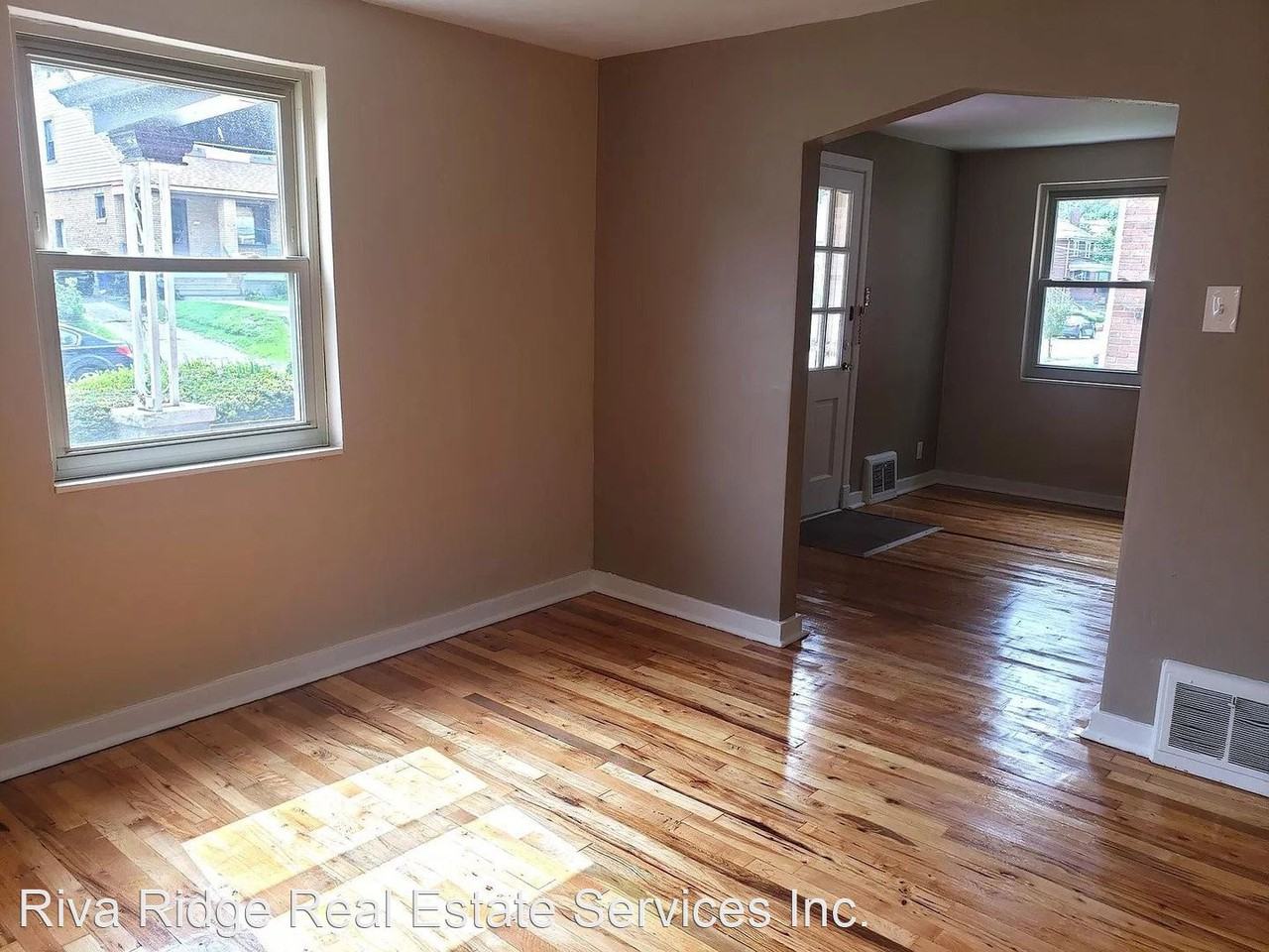 1812 Marmaduke St - Photo 3 of 13
