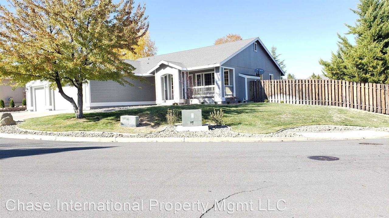 16026 Green Springs Dr - Photo 2 of 45