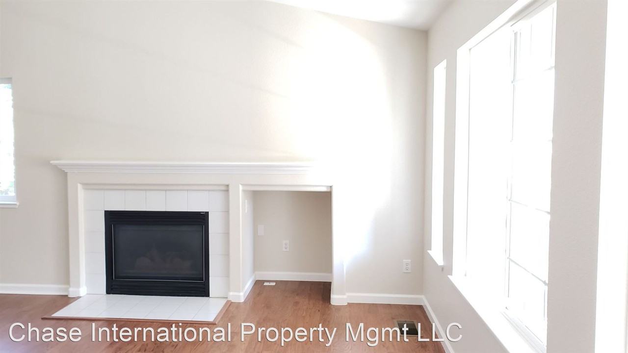 16026 Green Springs Dr - Photo 3 of 45
