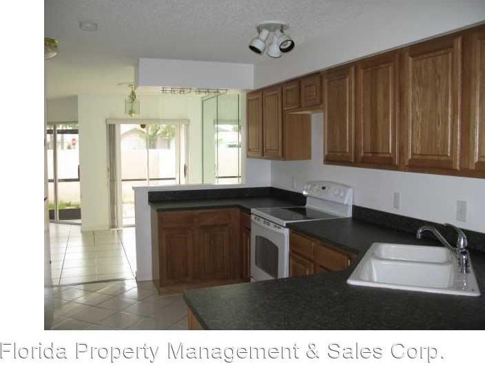 10855 Cypress Glen Dr - Photo 3 of 6