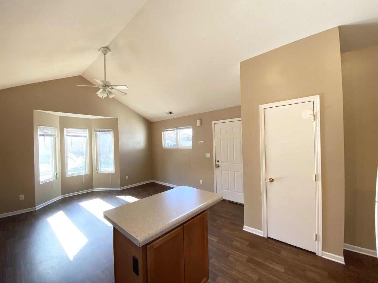 2903 Hickman Rd - Photo 3 of 14