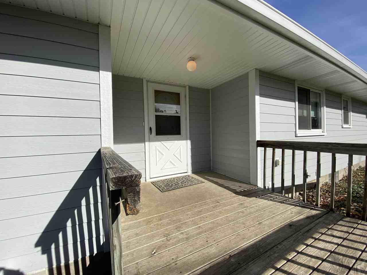 1903 Locust St - Photo 3 of 29