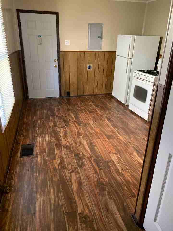 405 S Harris Ave - Photo 2 of 12