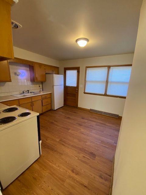 2600 W Holt Ave - Photo 2 of 8