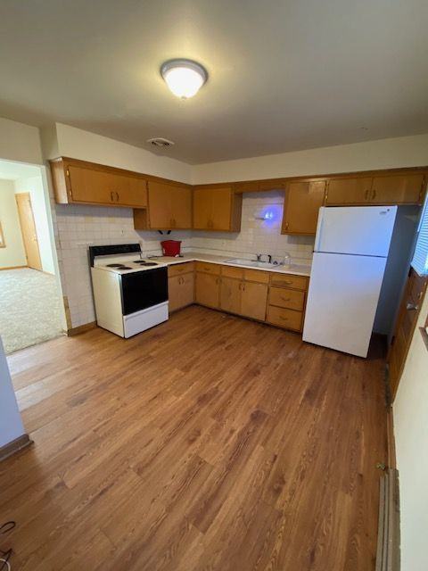 2600 W Holt Ave - Photo 3 of 8