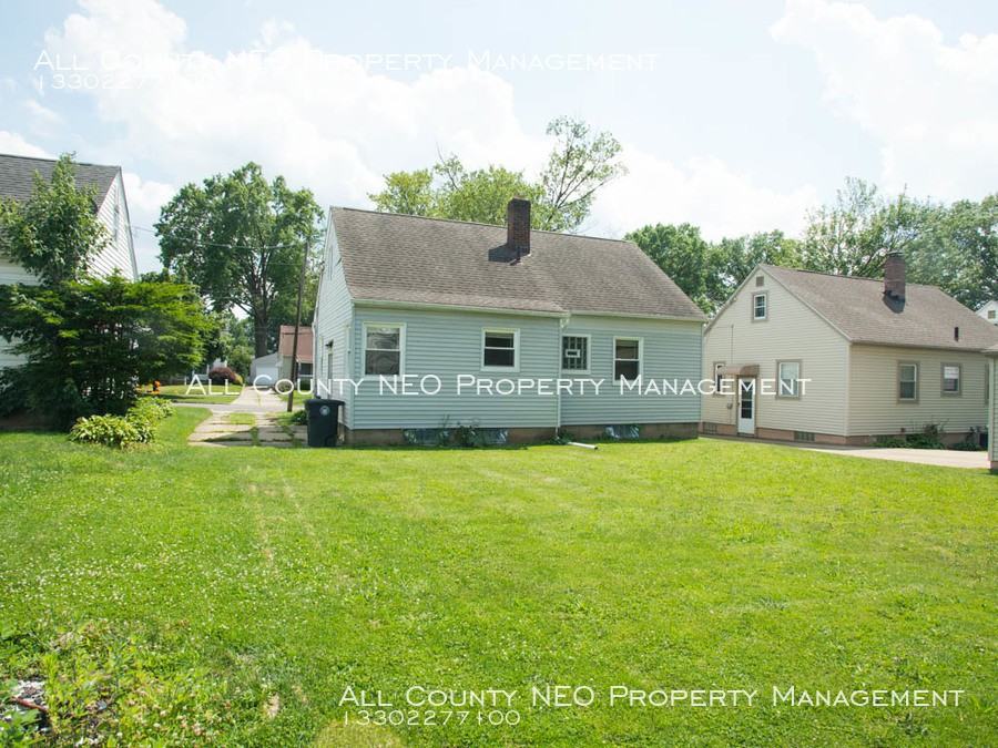 881 N Firestone Blvd - Photo 3 of 15