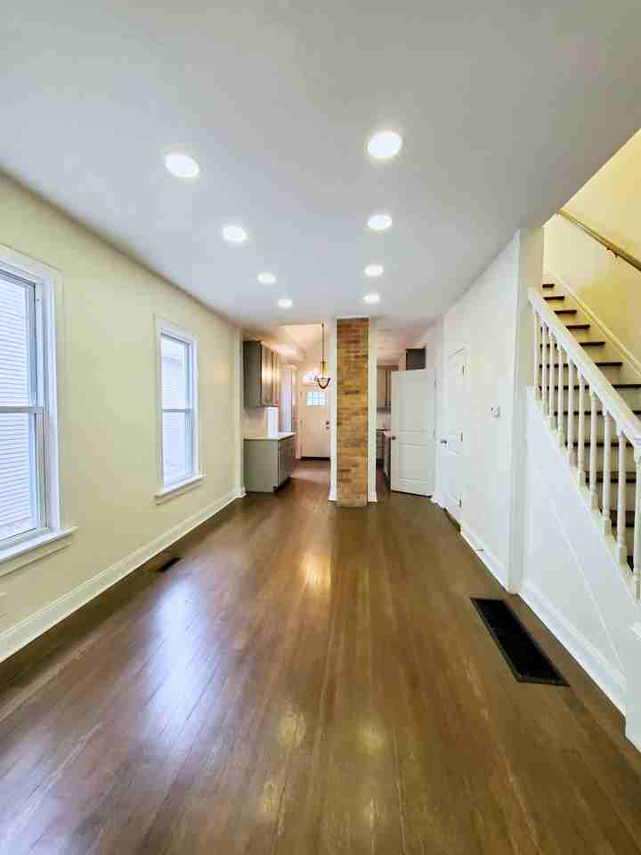 142 East Maynard Avenue - Photo 2 of 22