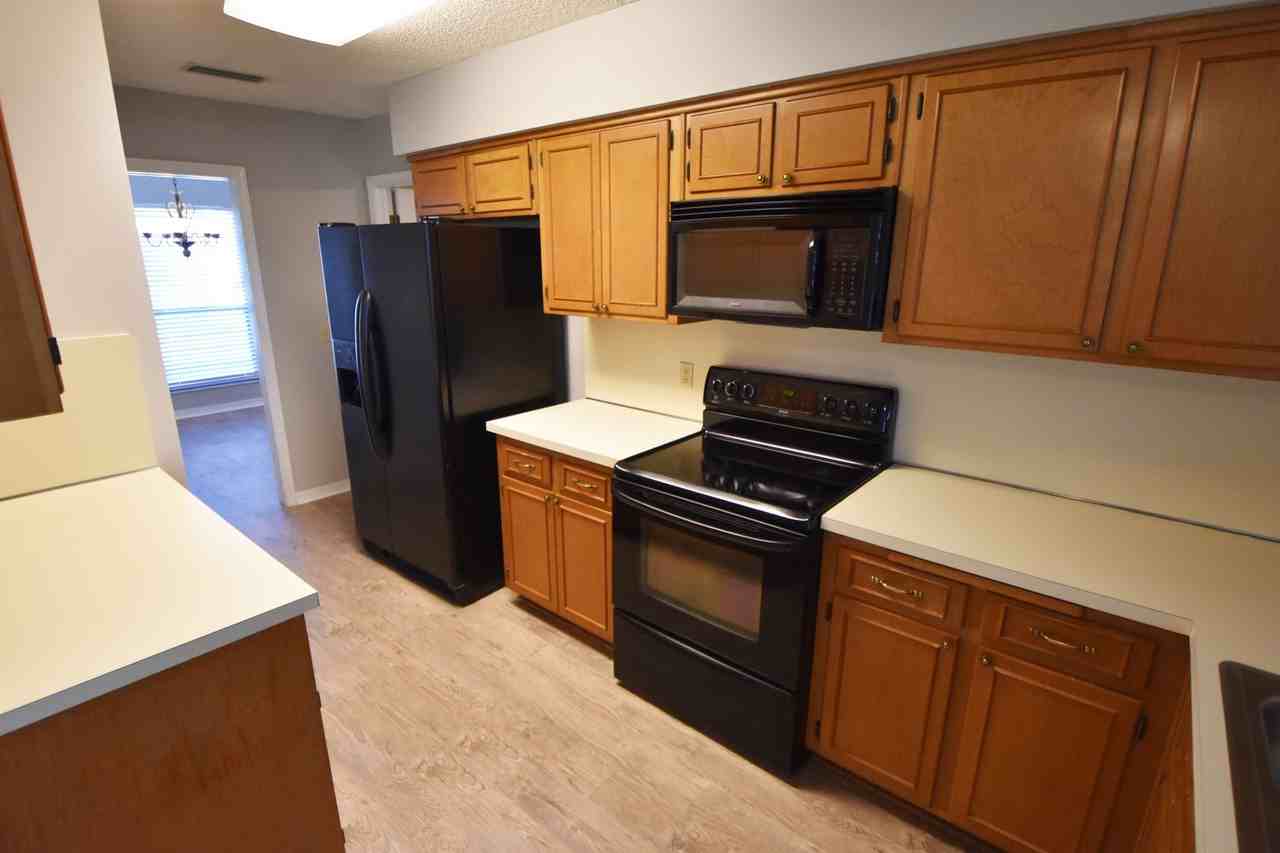 9138 Latimer Rd W - Photo 3 of 15