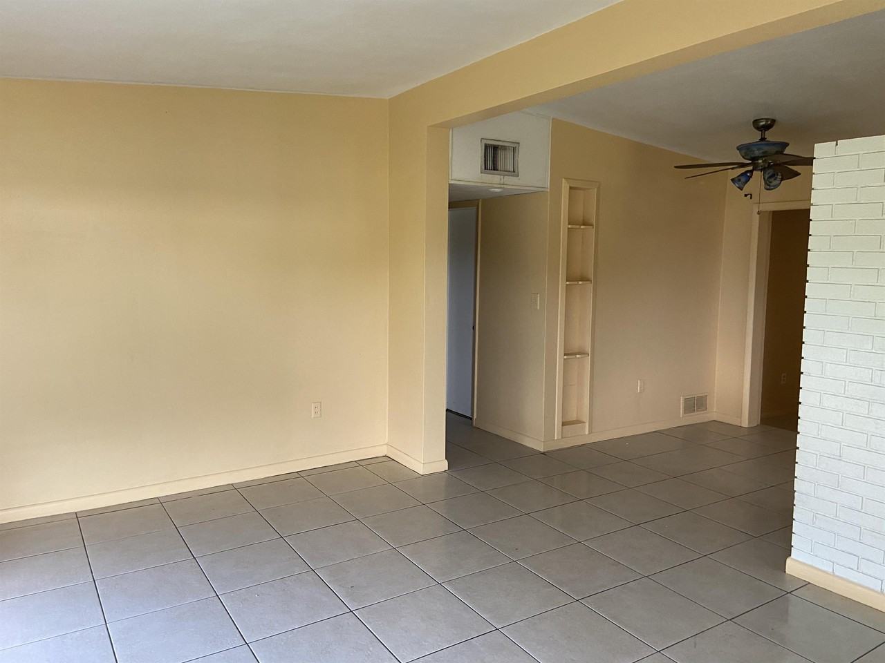 22017 Belinda Ave - Photo 3 of 10