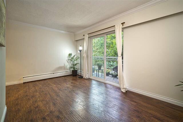711 E Sixth Ave - Photo 3 of 13