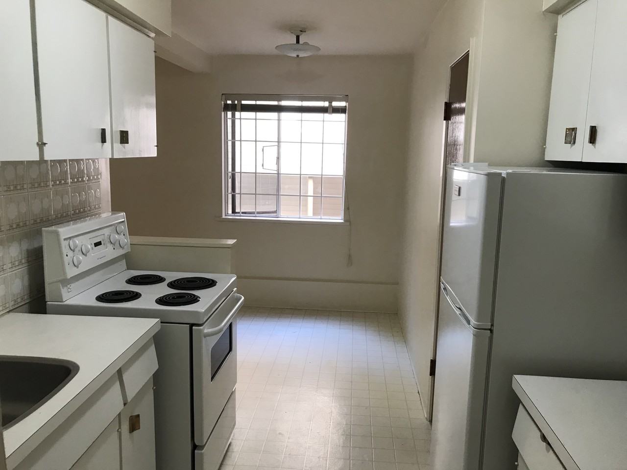 Aloha Apartments - Photo 3 of 6