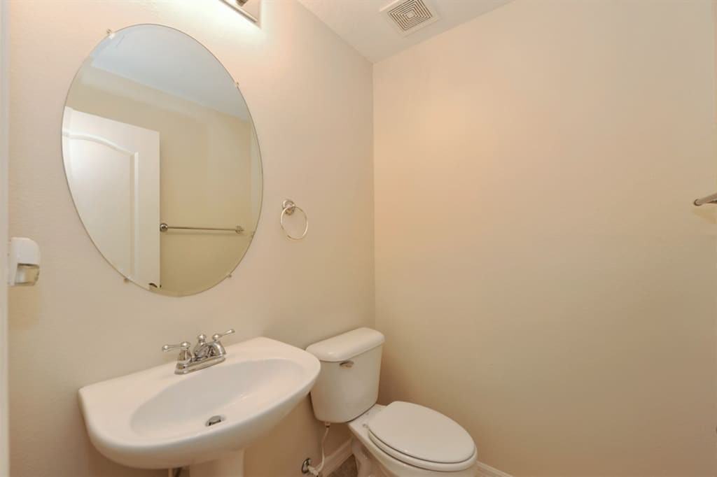 11940 Palm Bay Ct - Photo 3 of 23