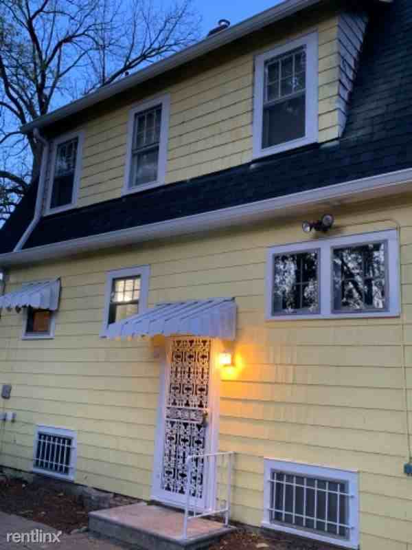 921 Kennelworth Ave - Photo 2 of 32
