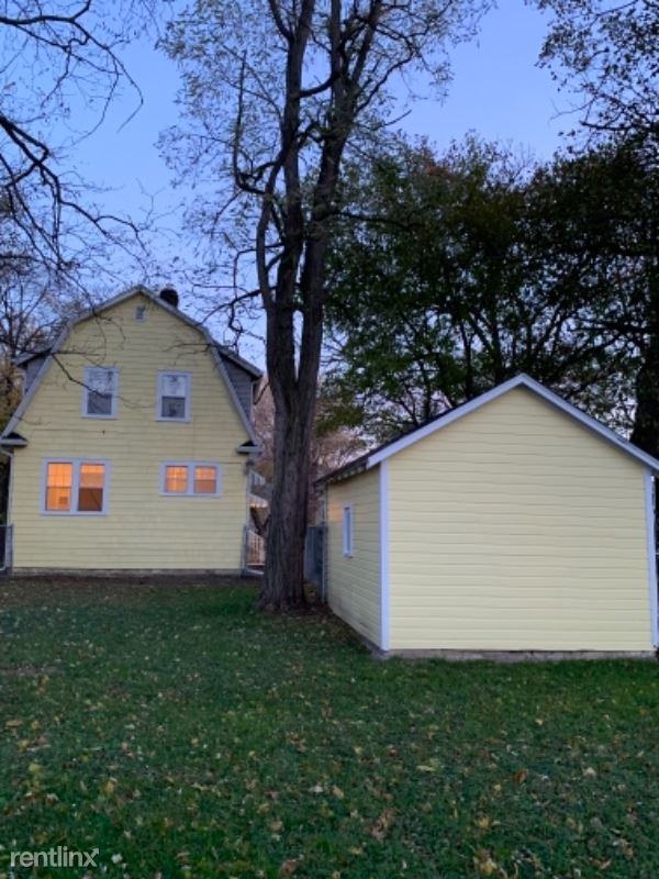921 Kennelworth Ave - Photo 3 of 32