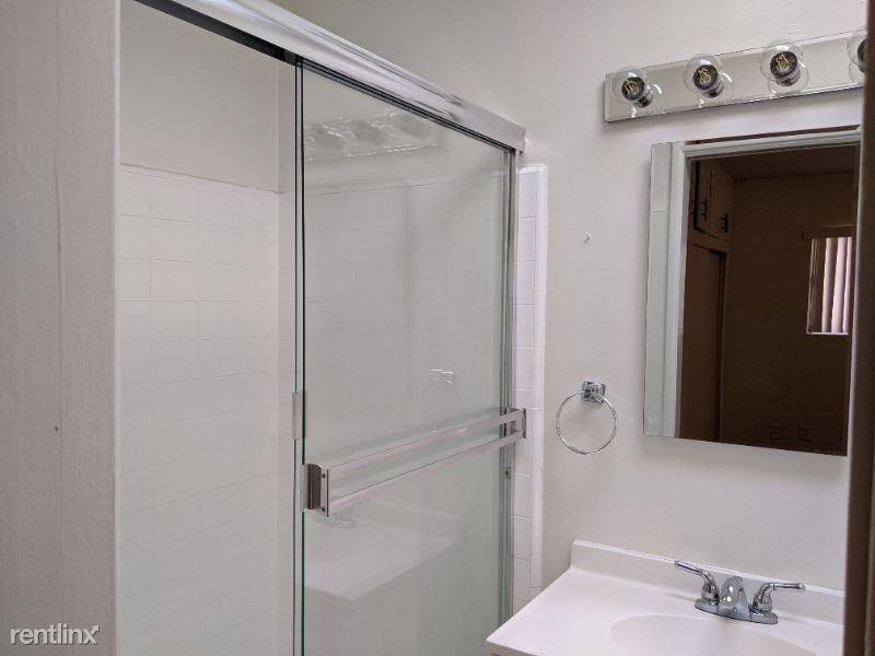 6023 6023 Whitsett Ave 6 - Photo 2 of 11