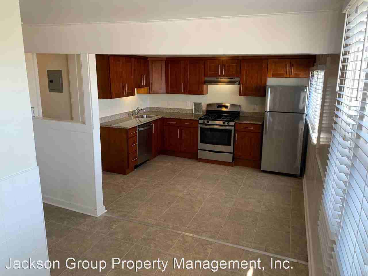 30-32 Coso Avenue - Photo 2 of 9