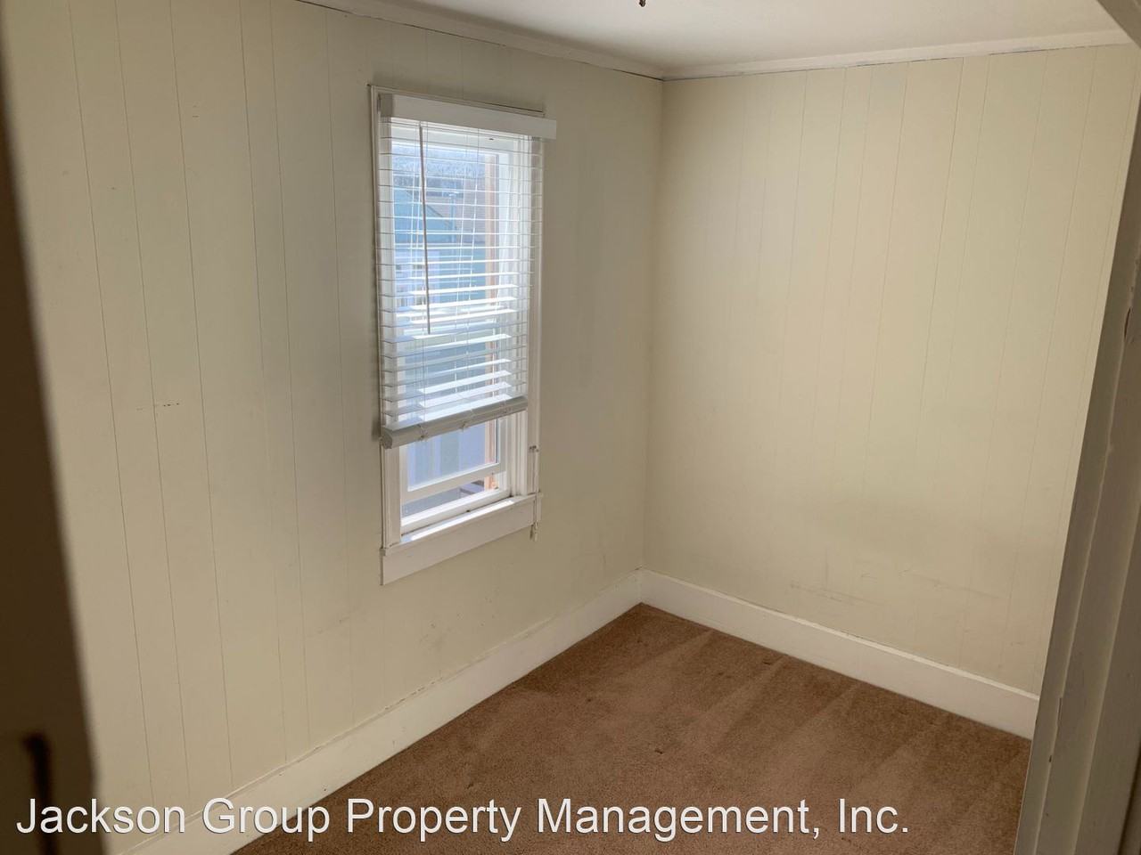 30-32 Coso Avenue - Photo 3 of 9