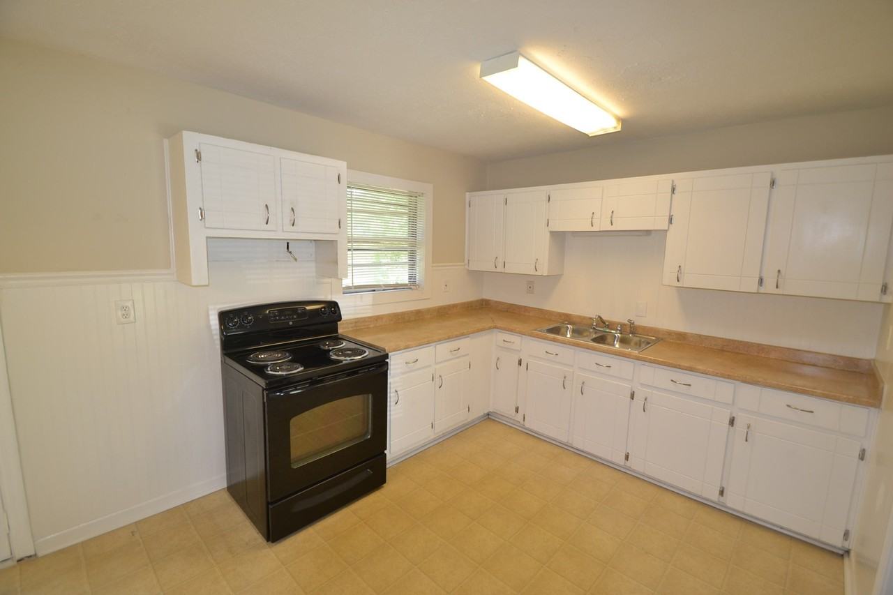 4635 Richard Rd - Photo 2 of 5