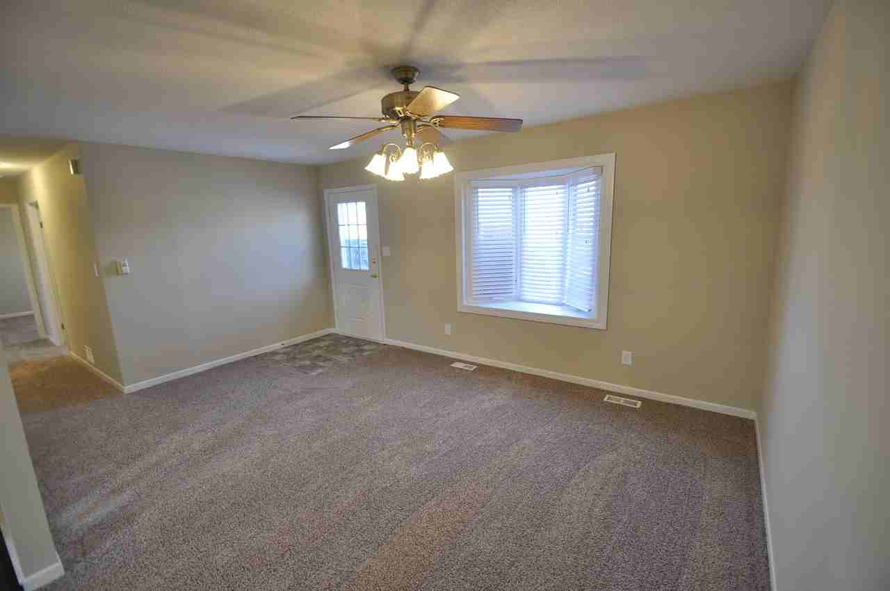 606 Cherrywood Dr - Photo 2 of 9