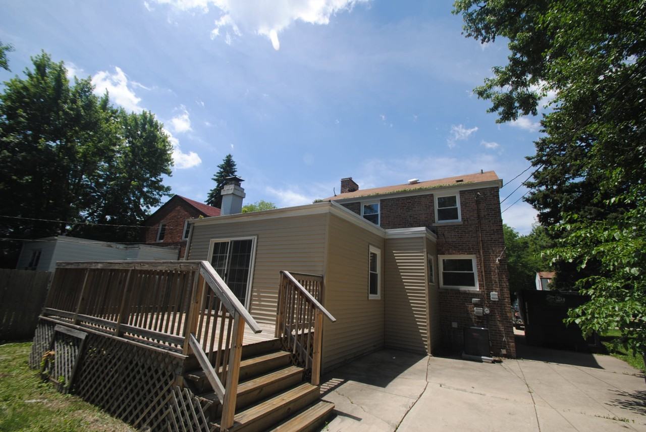 2429 S 12th Ave - Photo 2 of 9