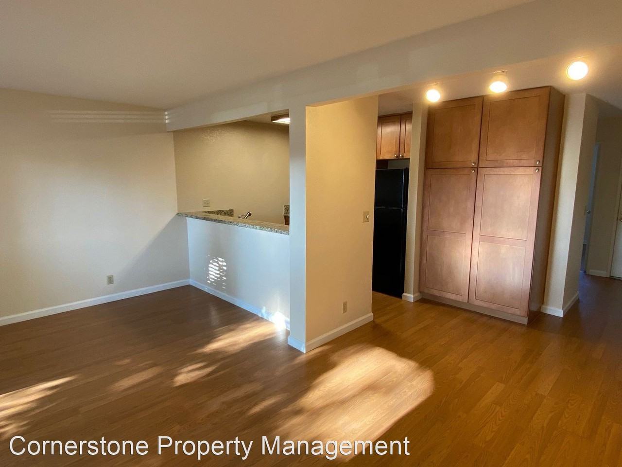 1564 Four Oaks Cir - Photo 2 of 9