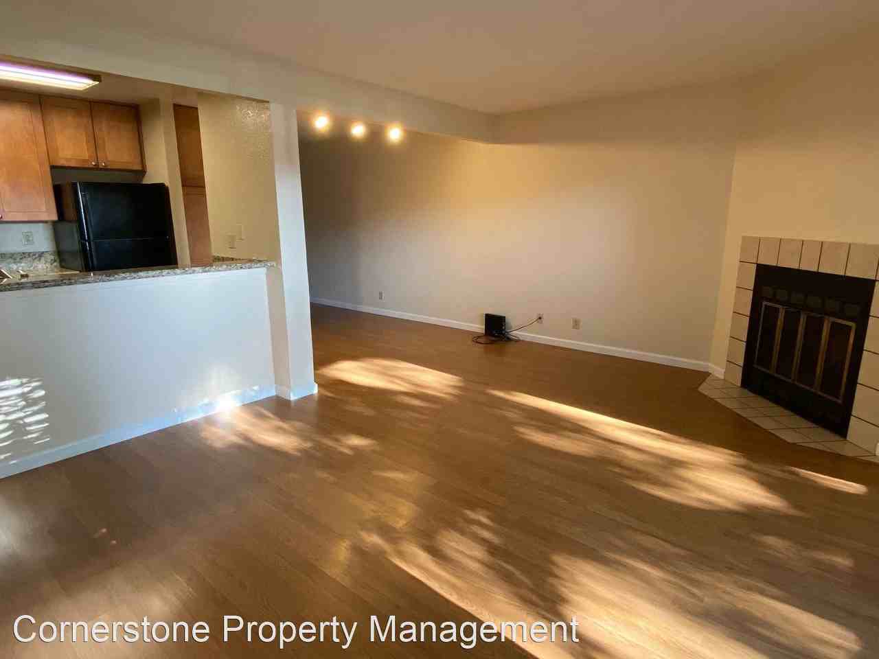 1564 Four Oaks Cir - Photo 3 of 9