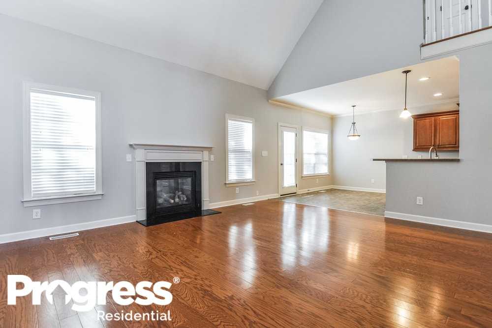 356 N Farm Dr - Photo 2 of 15