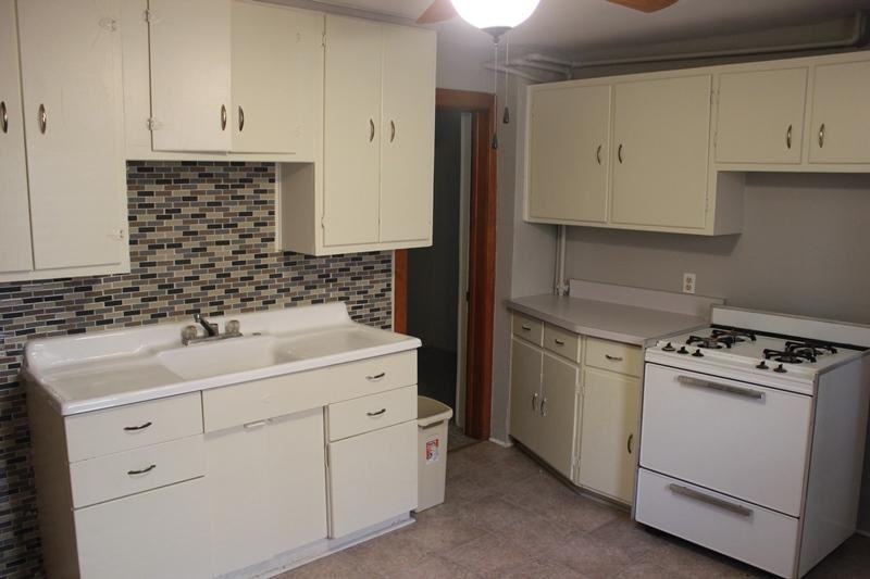 5211 S Lake Dr - Photo 3 of 9