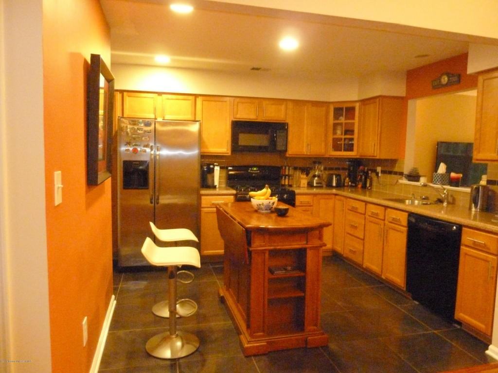 1143 Roseberry Ct - Photo 2 of 11