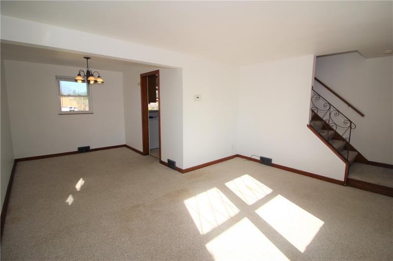 101 9th St - Photo 3 of 17