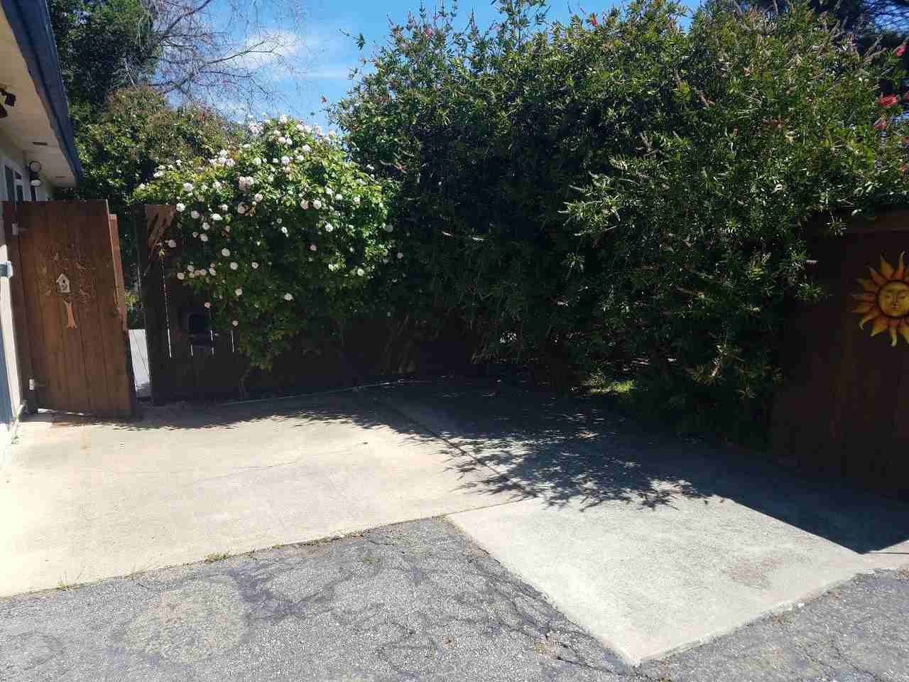 130 Crest Rd - Photo 3 of 15