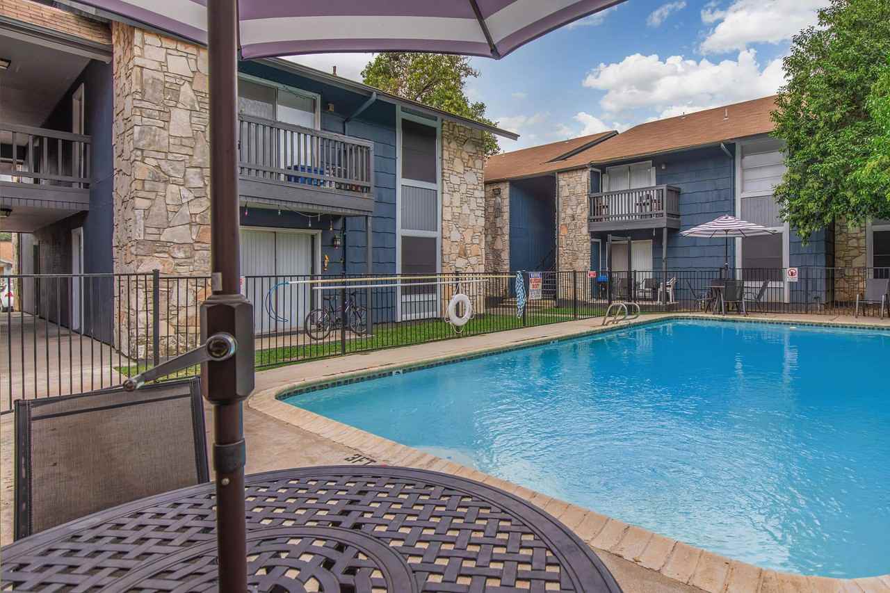 Uptown Heights & The Retreat at Uptown Heights - Photo 3 of 33