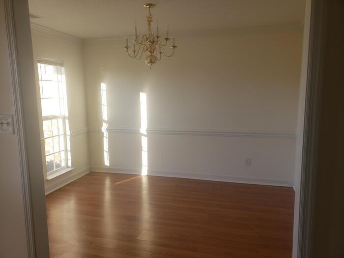 3329 Thames Pl - Photo 2 of 7