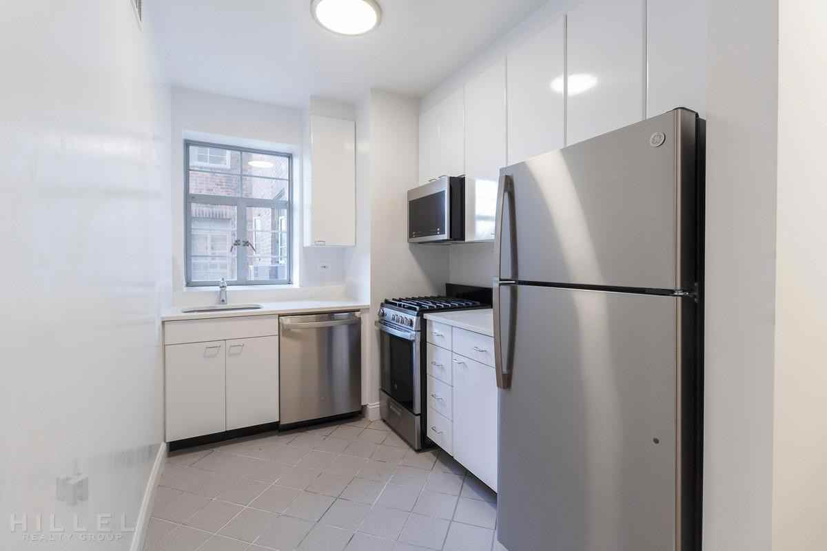 150 Greenway Ter #35