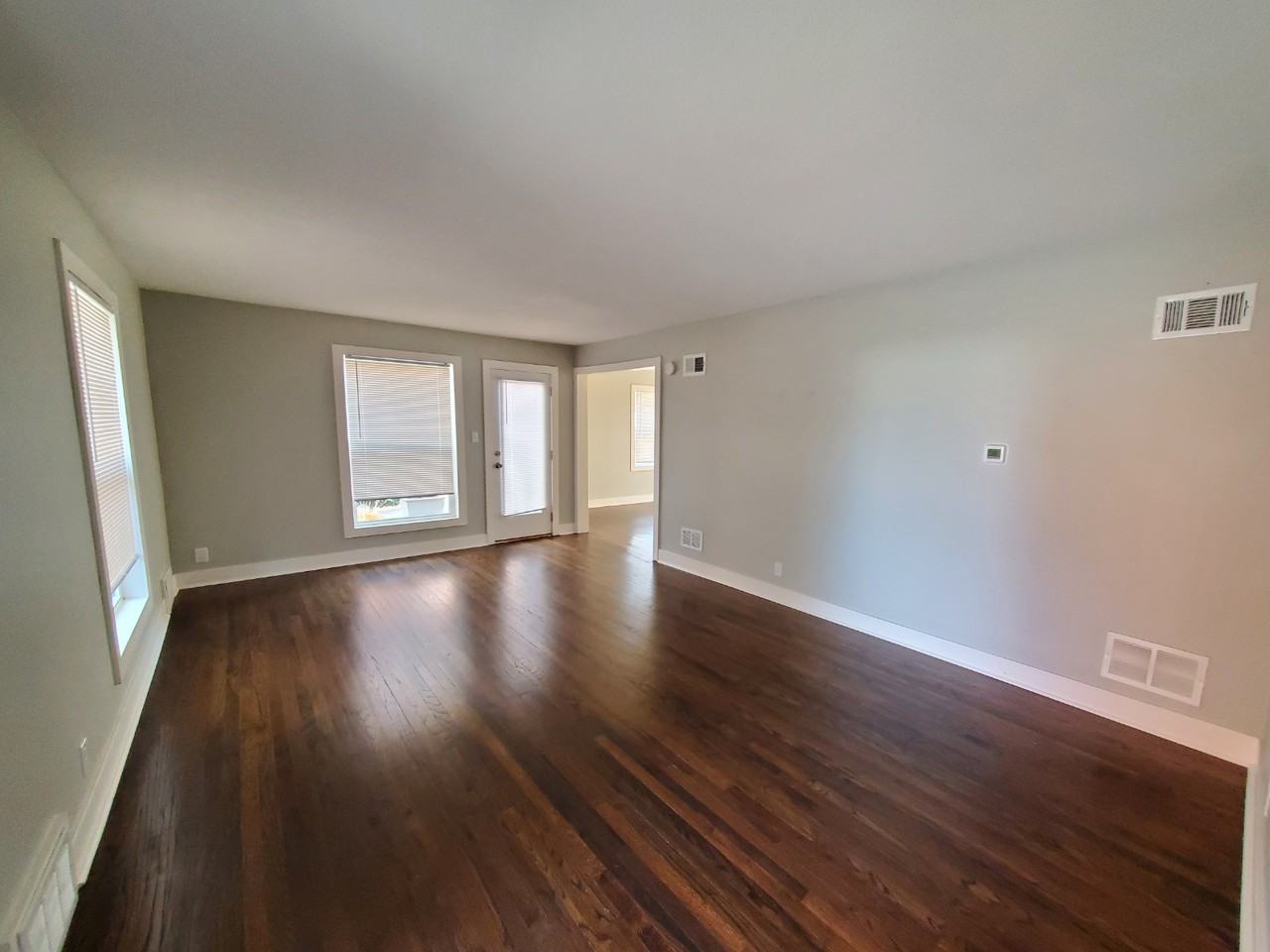 643 East Meyer Boulevard - Photo 2 of 19