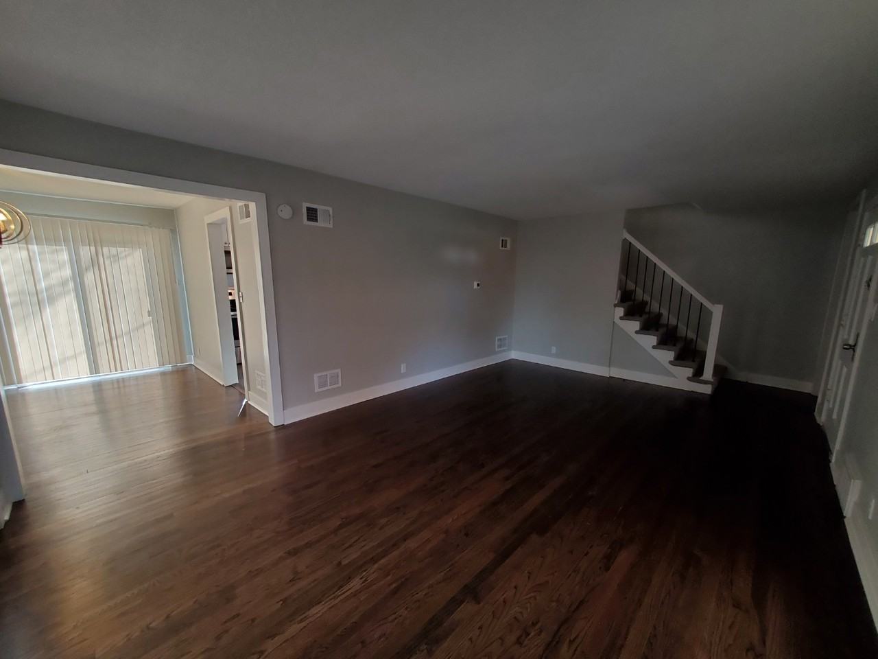 643 East Meyer Boulevard - Photo 3 of 19