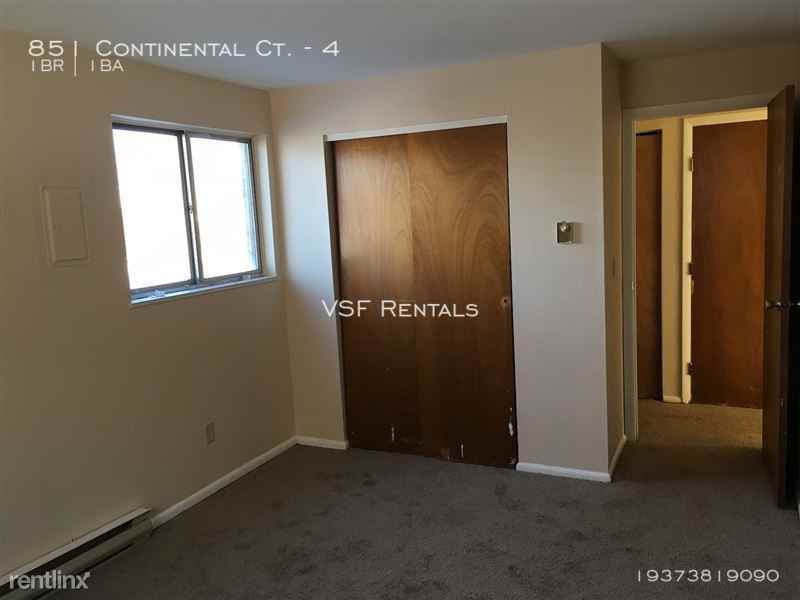 851 Continental Ct #4 - Photo 3 of 6